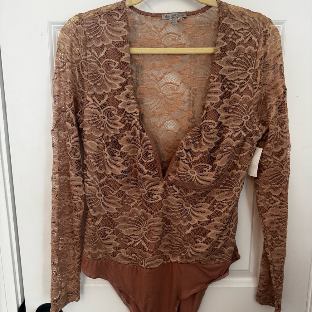 NWT structured Elegant Lace Bodysuit in nude